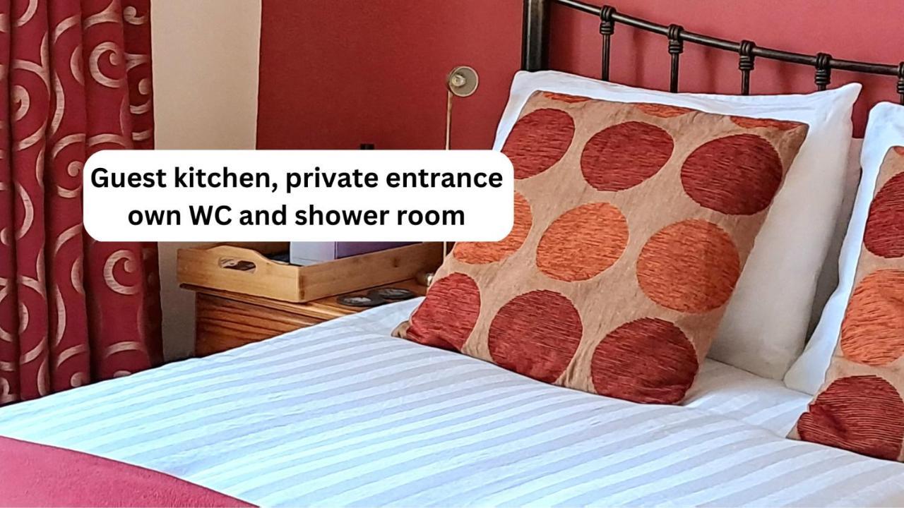 Quiet Comfortable Patcham Studio Free Parking Hallway Shared With Host Apartment Brighton Exterior photo
