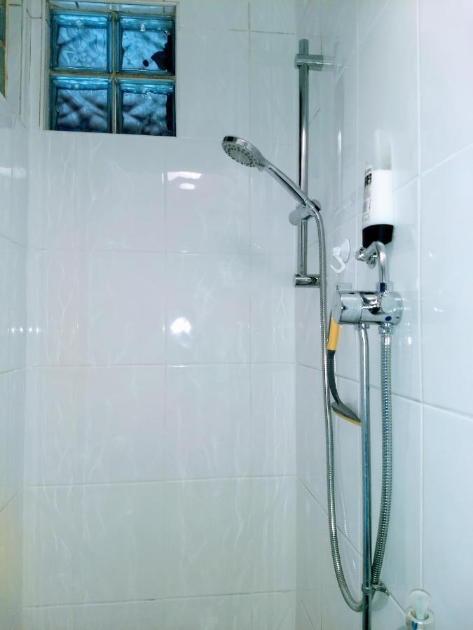 Quiet Comfortable Patcham Studio Free Parking Hallway Shared With Host Apartment Brighton Exterior photo